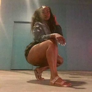 Meet your Posher, Simone